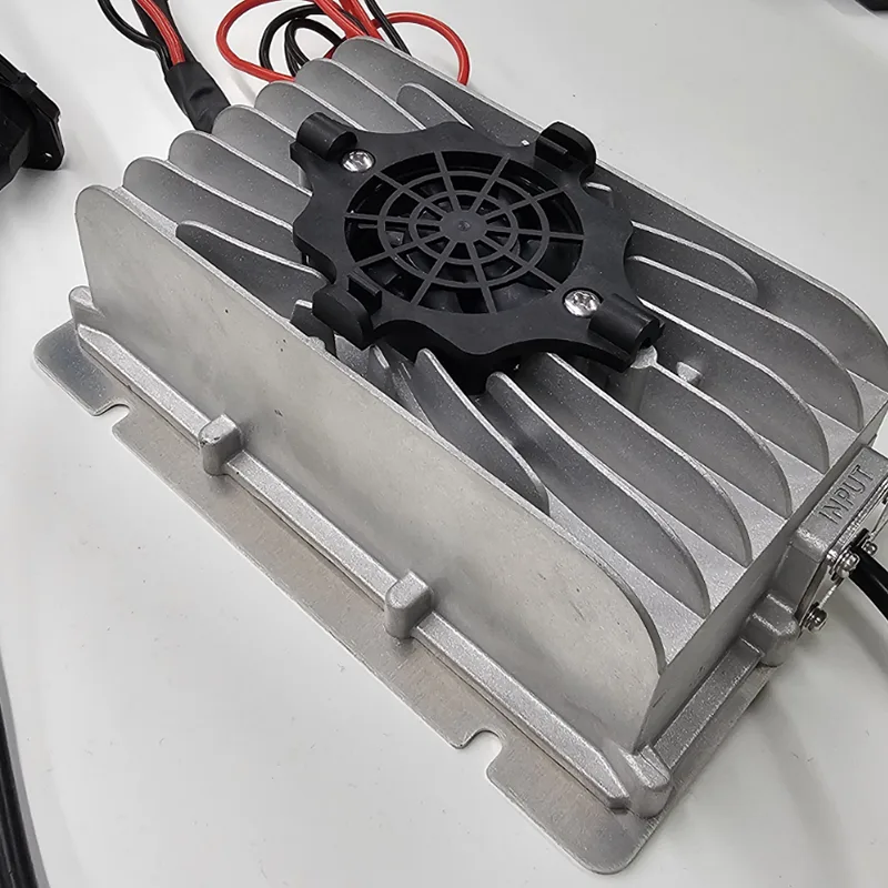 600W हाई-पावर गोल्फ कार्ट एक्सक्लूसिव फास्ट चार्जर